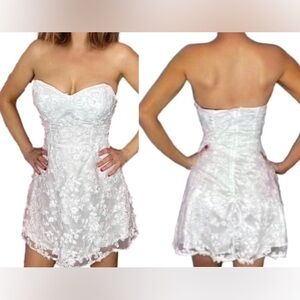 🎀 White Strapless Floral Embroidered Lace Dress 🎀 NWT
